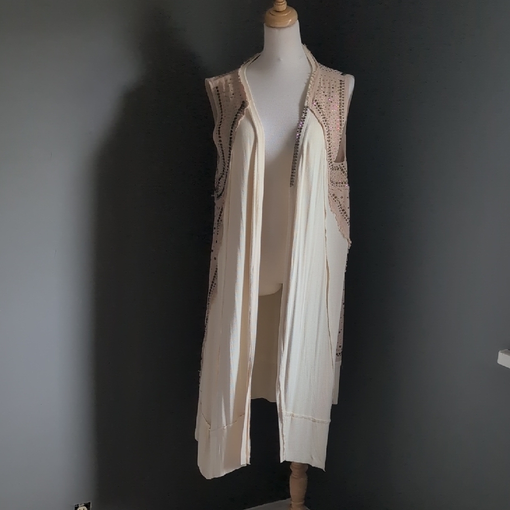 NWOT POL Cream Knit Vest Medium